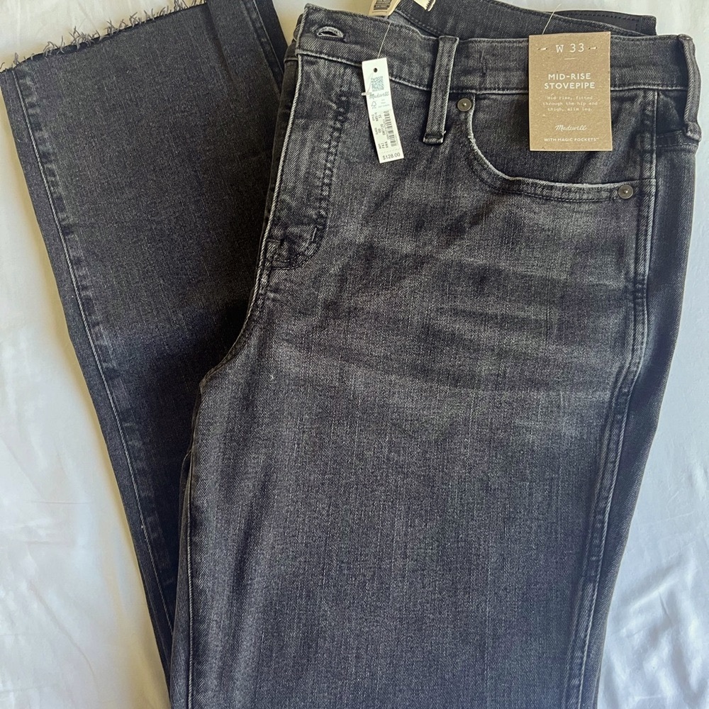 Madewell Mid-Rise Stovepipe Jeans with raw hem in Armand wash